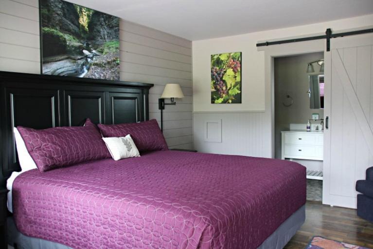 Plum Point Lodge Himrod Extérieur photo